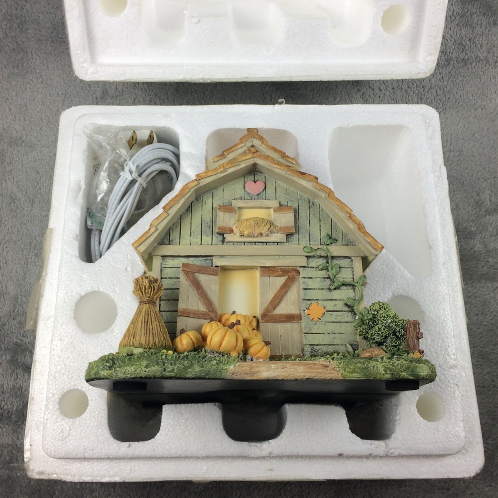 Hawthorne Village Precious Moments Bountiful Harvest Barn Thanksgiving Village